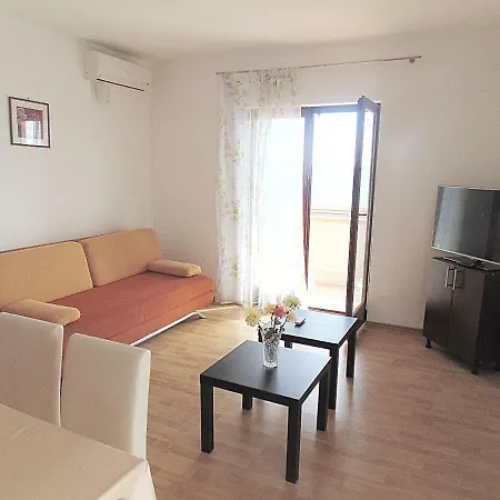 1 Bedroom 55 M2 *