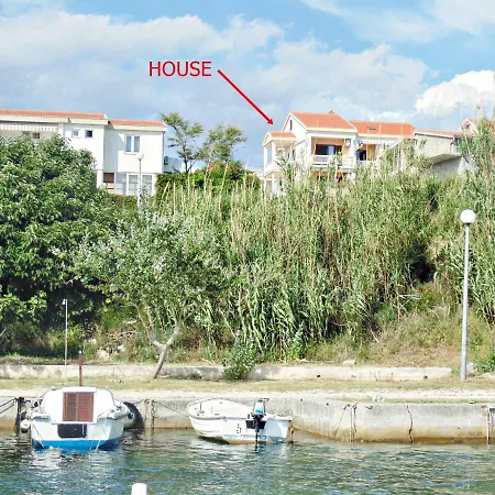 Appartamento 1 Bedroom 55 M2 Rtina