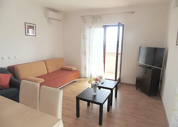 1 Bedroom 55 M2 *